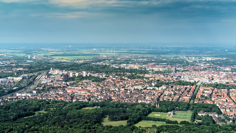 Luftaufnahme der Stadt Braunschweig.